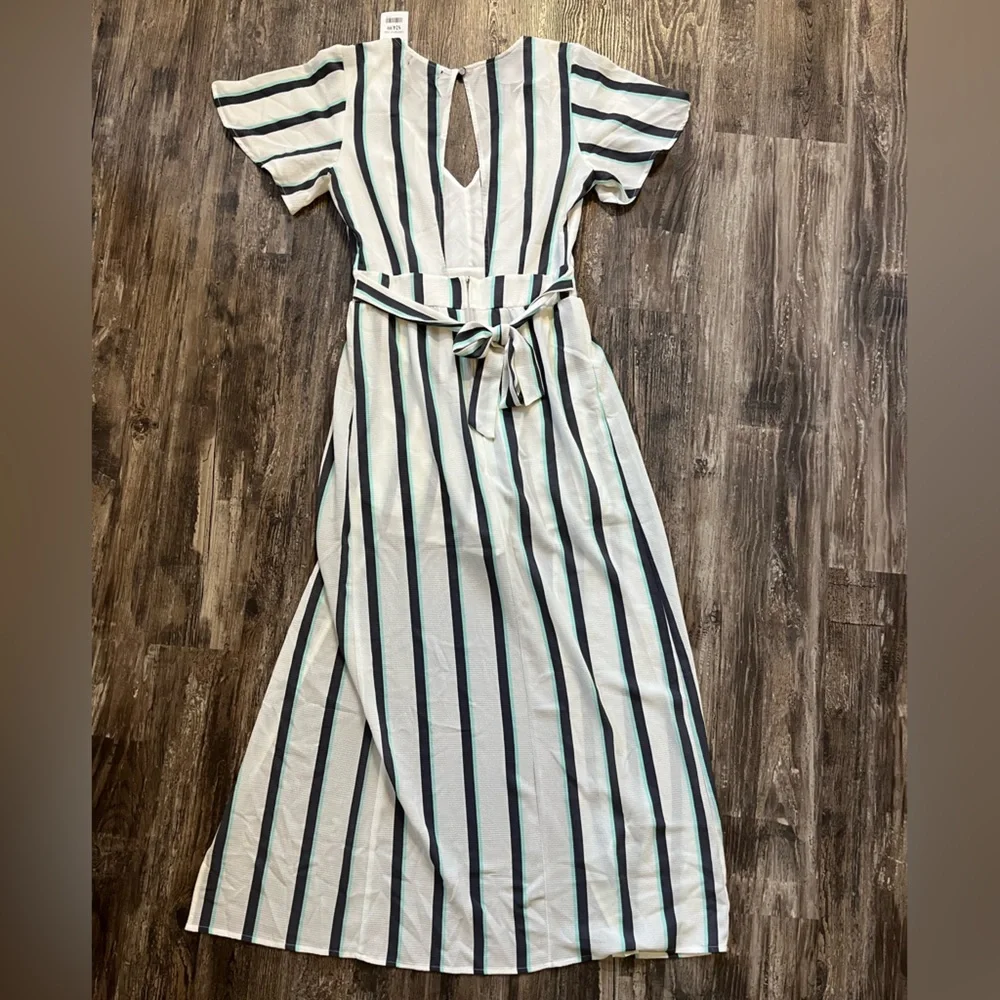 Crystal Skye Shorts Romper With Cape Women’s Size 13 NWT White and Blue Stripes - Picture 7 of 10